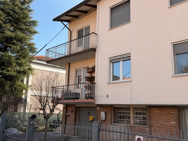 VENDITA Cerchia Appart. in bifamilia 1